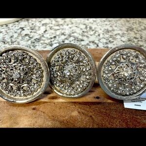 Stunning Round Drawer Pulls Silver w/gems 3 in set